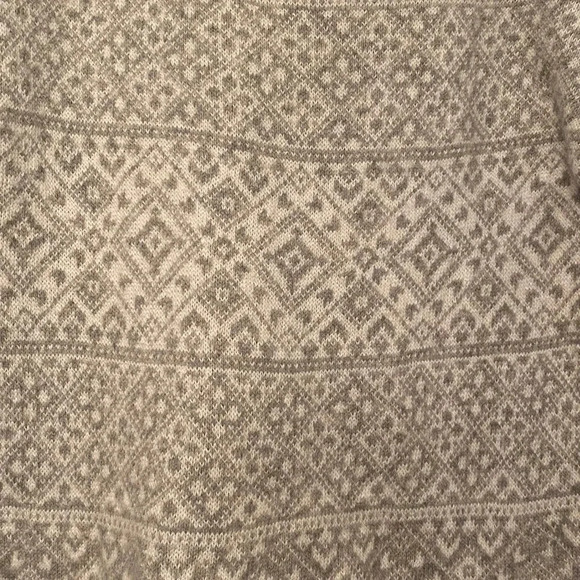 Vineyard Vines Merino Wool Cashmere Sweater - Picture 5 of 5